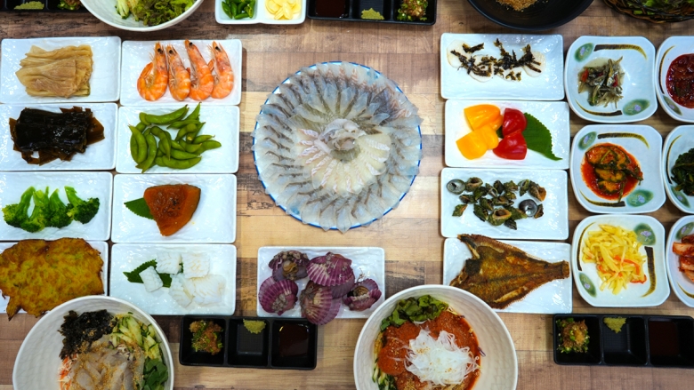 신선함, 지역적, 맛있음 <br>구조라항 최고의 자연산회와 해산물