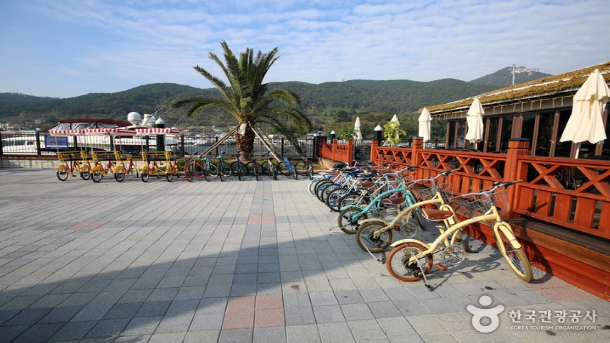 등대낚시공원과 자전거 대여소